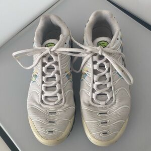 Nike Air Mac Plus GS Layered Swoosh, women’s size 6.5/youth size 5